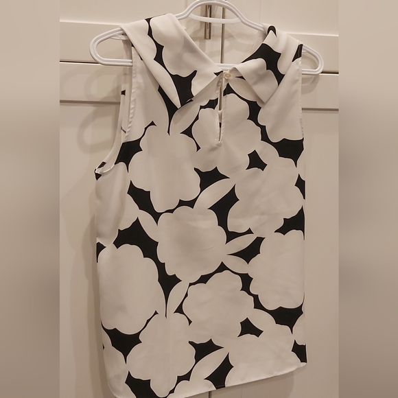 Ann Taylor sleeveless floral top - Picture 4 of 7